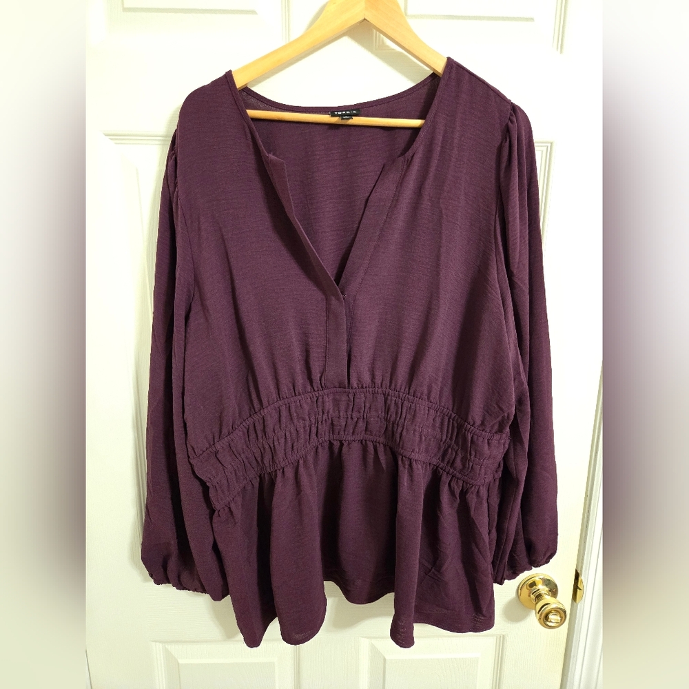 Torrid Dark Purple Eggplant Peplum Y-Neck Top Size 2 (2X)